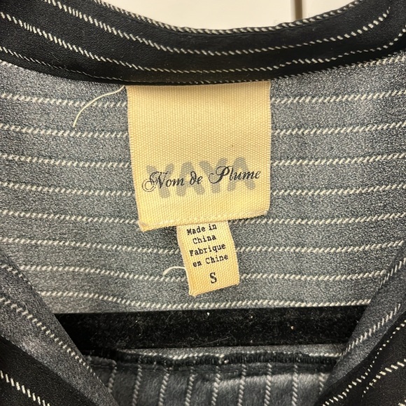 Vintage 3/4 button tshirt with slit in back - Picture 3 of 6